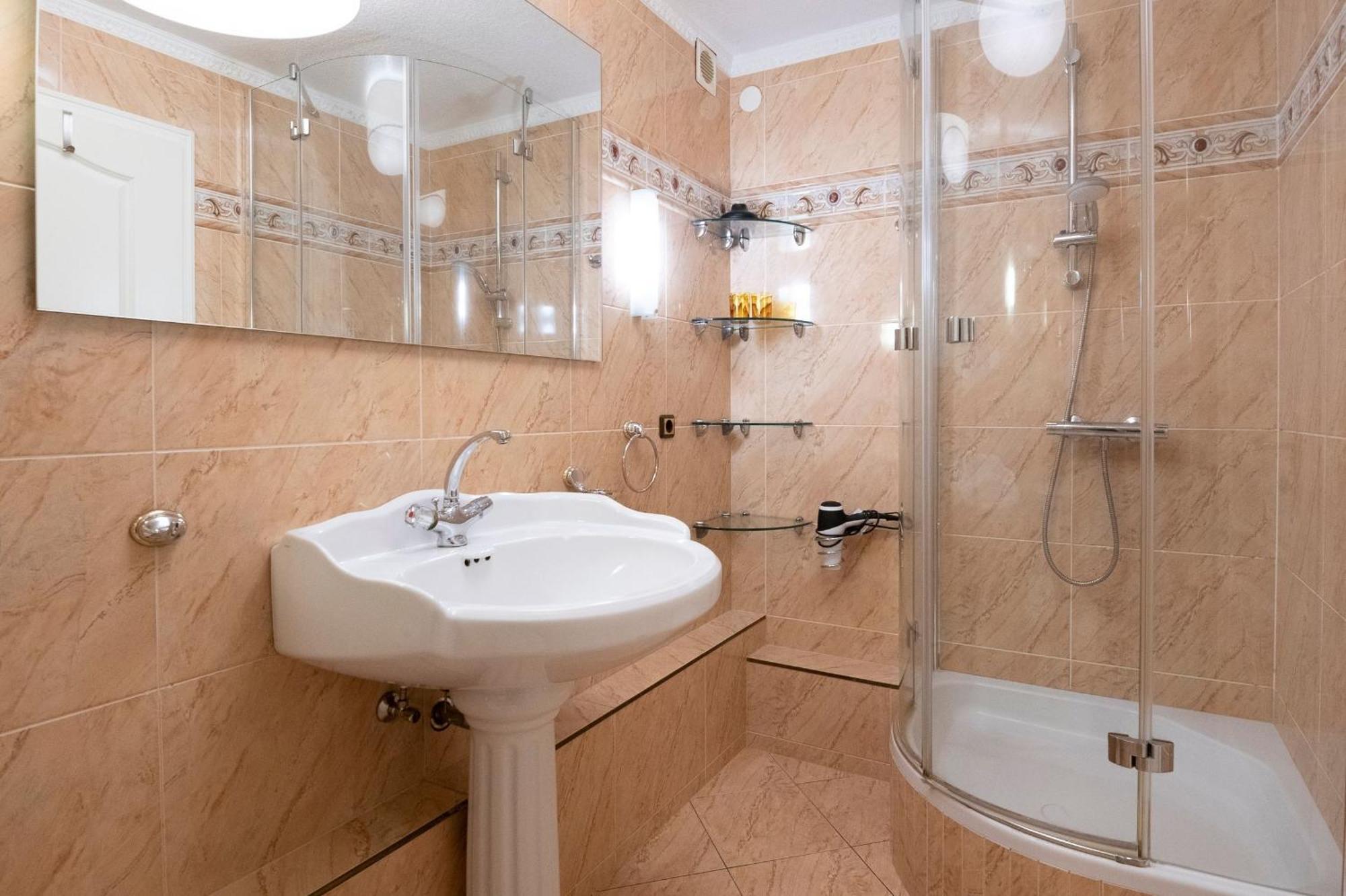 Rosenstrasse 1B Suite Греміц Екстер'єр фото